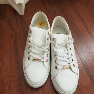 Steve Madden Runners